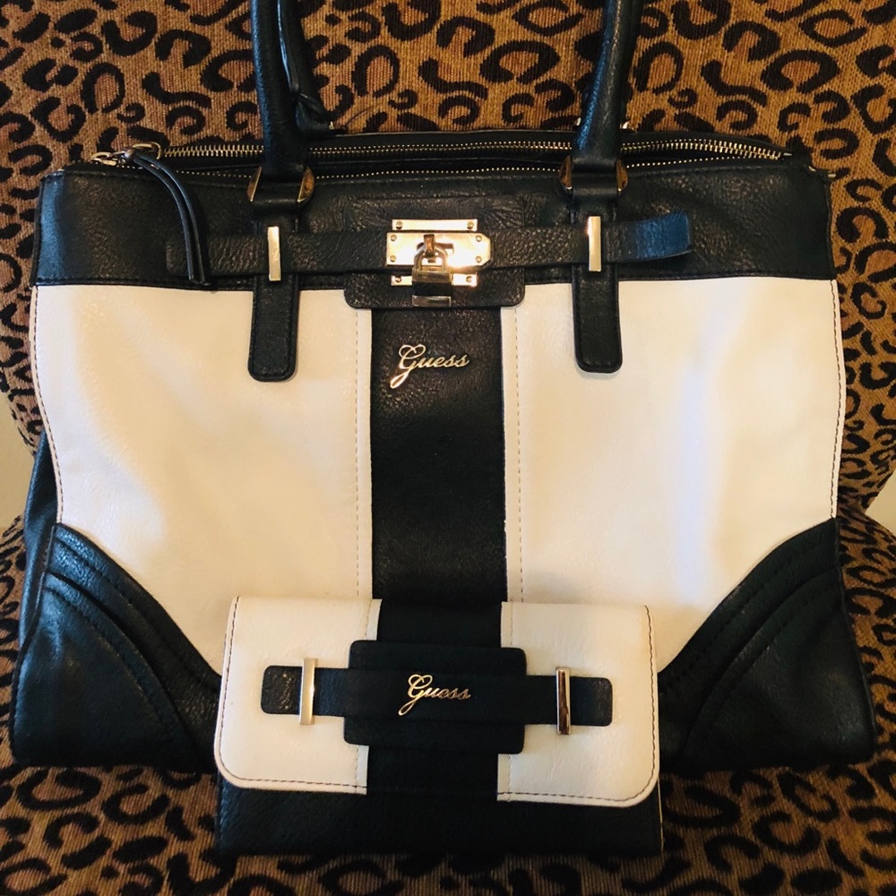 Guess hand bag and matching wallet